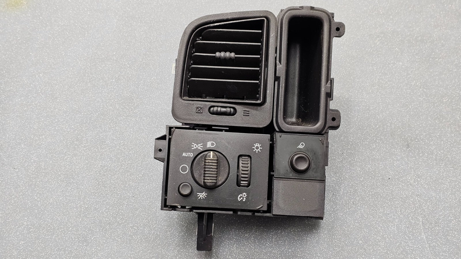 🔥99-06 Chevy Silverado Sierra Headlight Switch left Driver Air Vent Black HS19