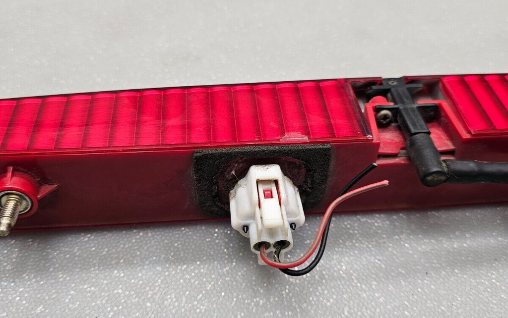 🔥2003-2007 Nissan Murano Rear 3rd Third Brake Light High Mount OEM