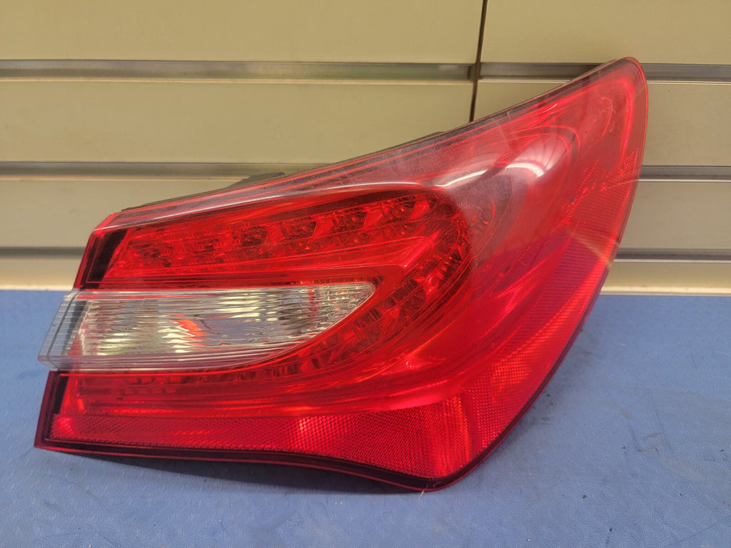 🔥2011 - 2014 Chrysler 200 Tail Light taillight tail lamp passenger side right