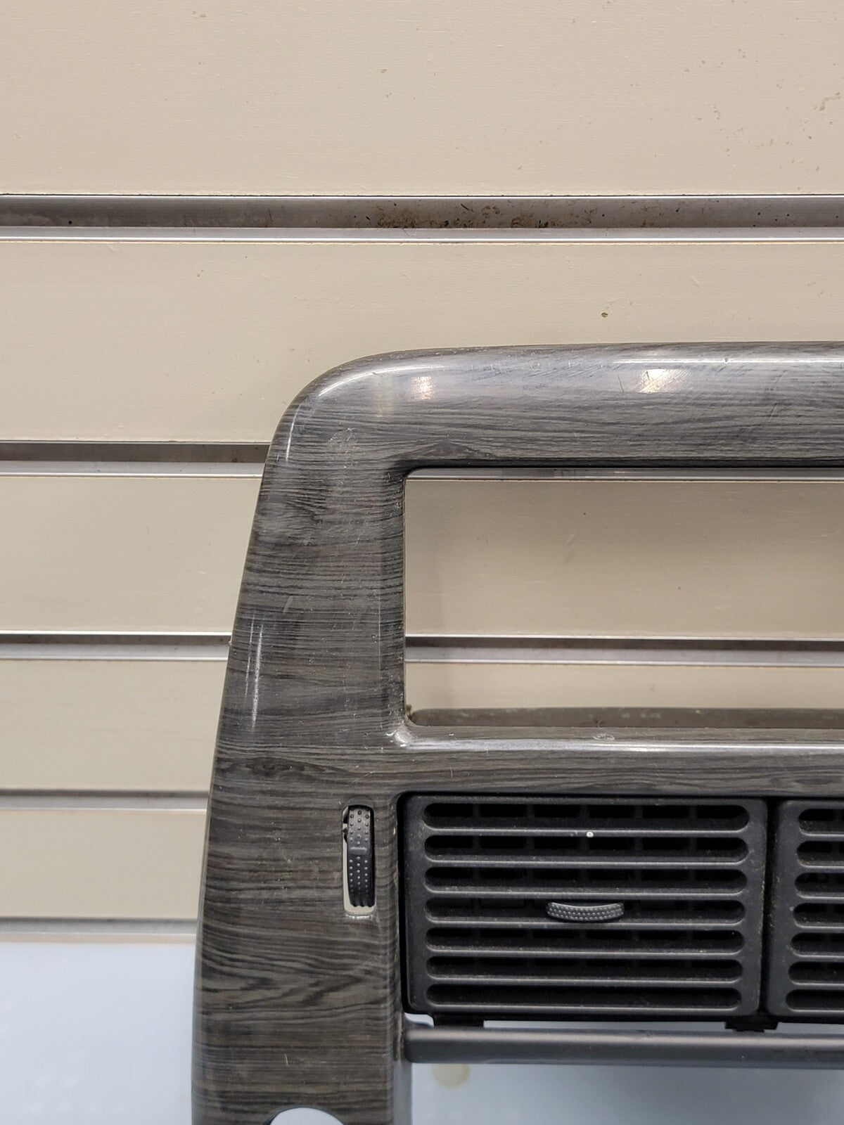 02-05 FORD EXPLORER RADIO AUDIO CLIMATE TEMPERATURE CONTROL BEZEL TRIM GRAY