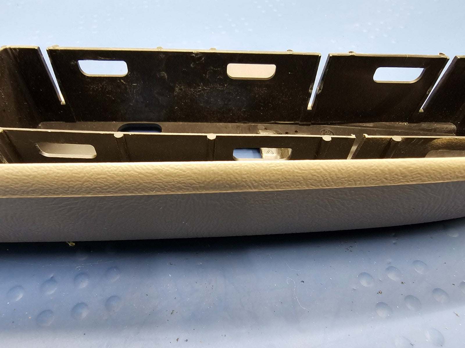 03-06 Silverado SIERRA Power Window Switch FRONT RIGHT Passenger Tan/Black
