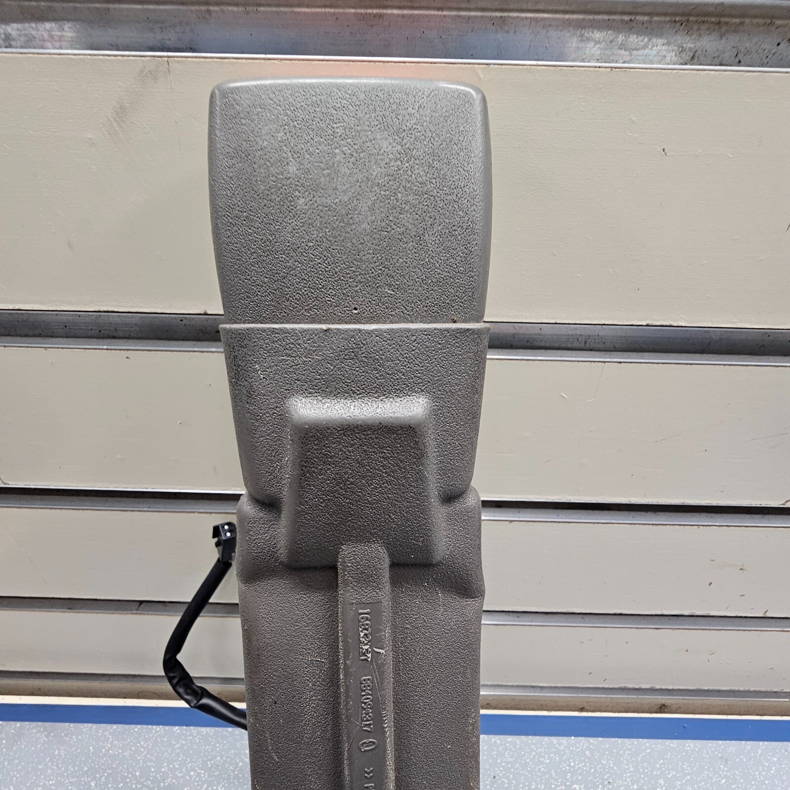 🔥01-07 Chevrolet Express GMC Savanna Seat Belt Buckle Front Right Passenger OEM
