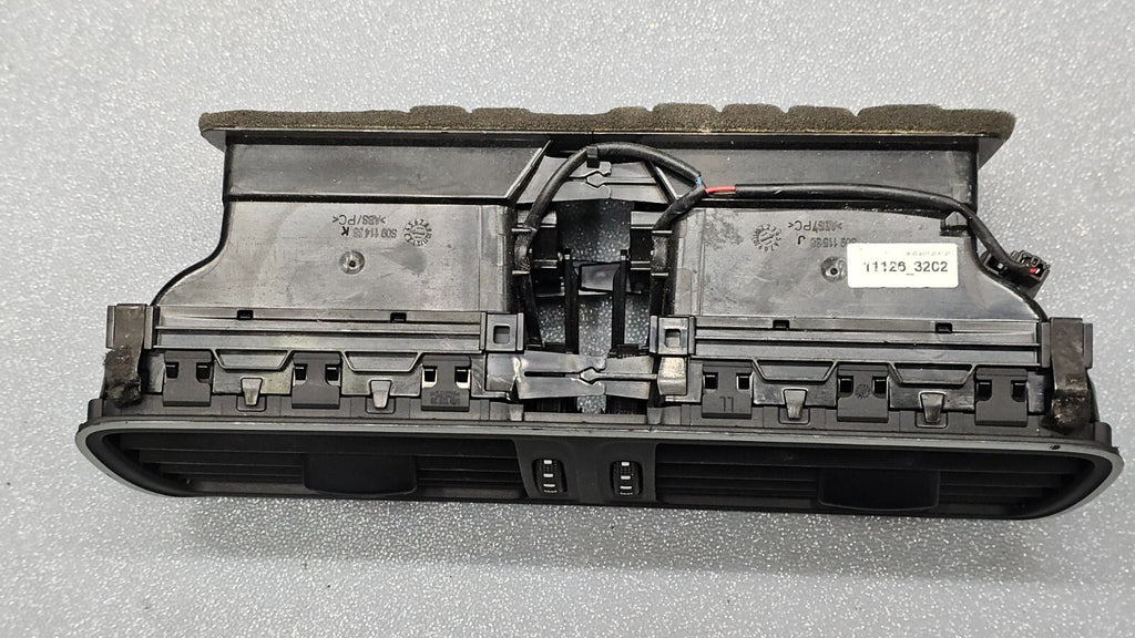 09-15 Volkswagen VW CC PASSAT DASH CENTER AC AIR VENT GRILLE HEATER PANEL BLACK