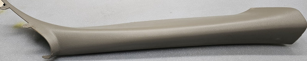 99-06 SILVERADO SIERRA Roof Molding A PILLAR Trim RIGHT Passenger LIGHT GRAY P3