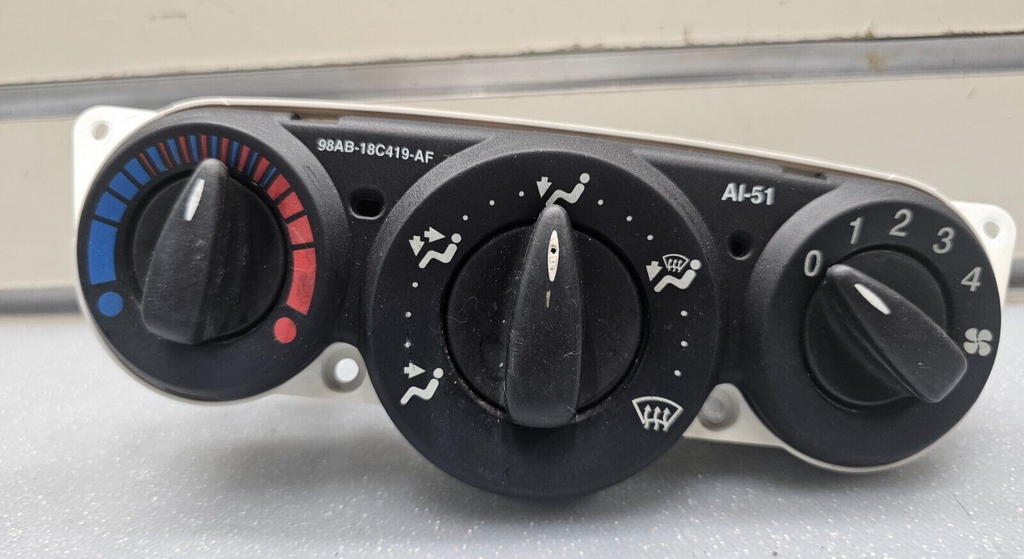 🔥00-07 Ford Focus Dash A/C Heater Climate Control Temperature Conditioner OEM