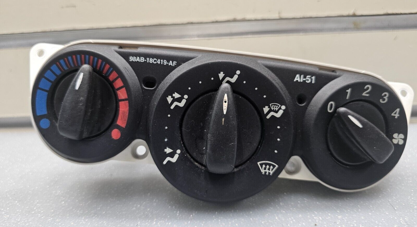 🔥00-07 Ford Focus Dash A/C Heater Climate Control Temperature Conditioner OEM