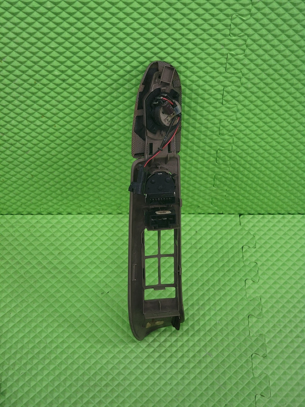 95-99 CHEVY TAHOE SUBURBAN GMC YUKON Driver Master Power Window Switch Tan WS2