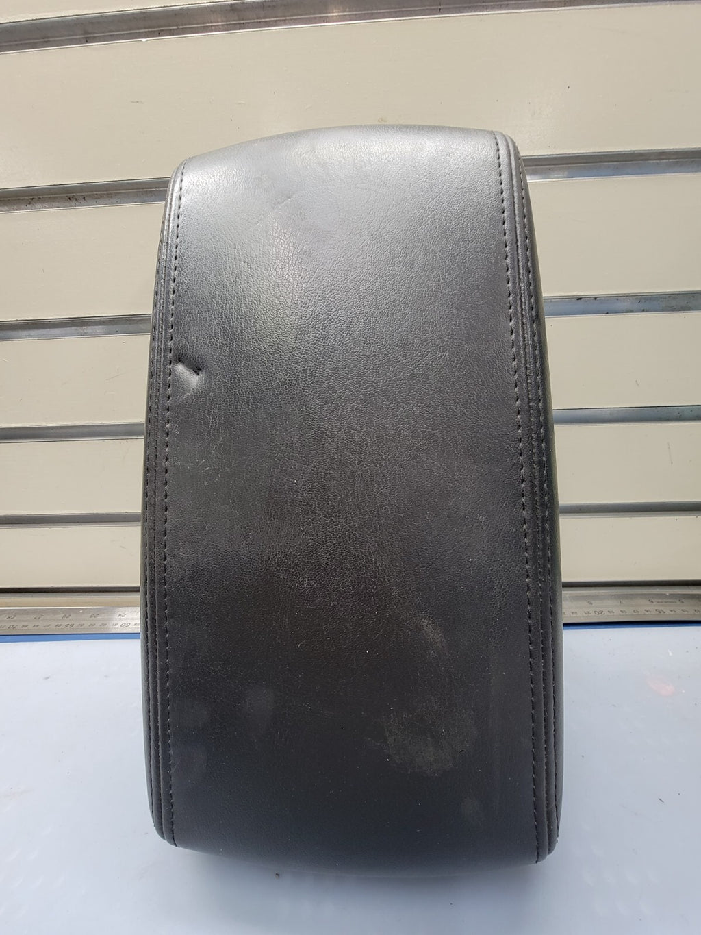 🔥06-13 CHEVROLET IMPALA CENTER CONSOLE ARM REST LID TOP PAD COVER BLACK LEATHER