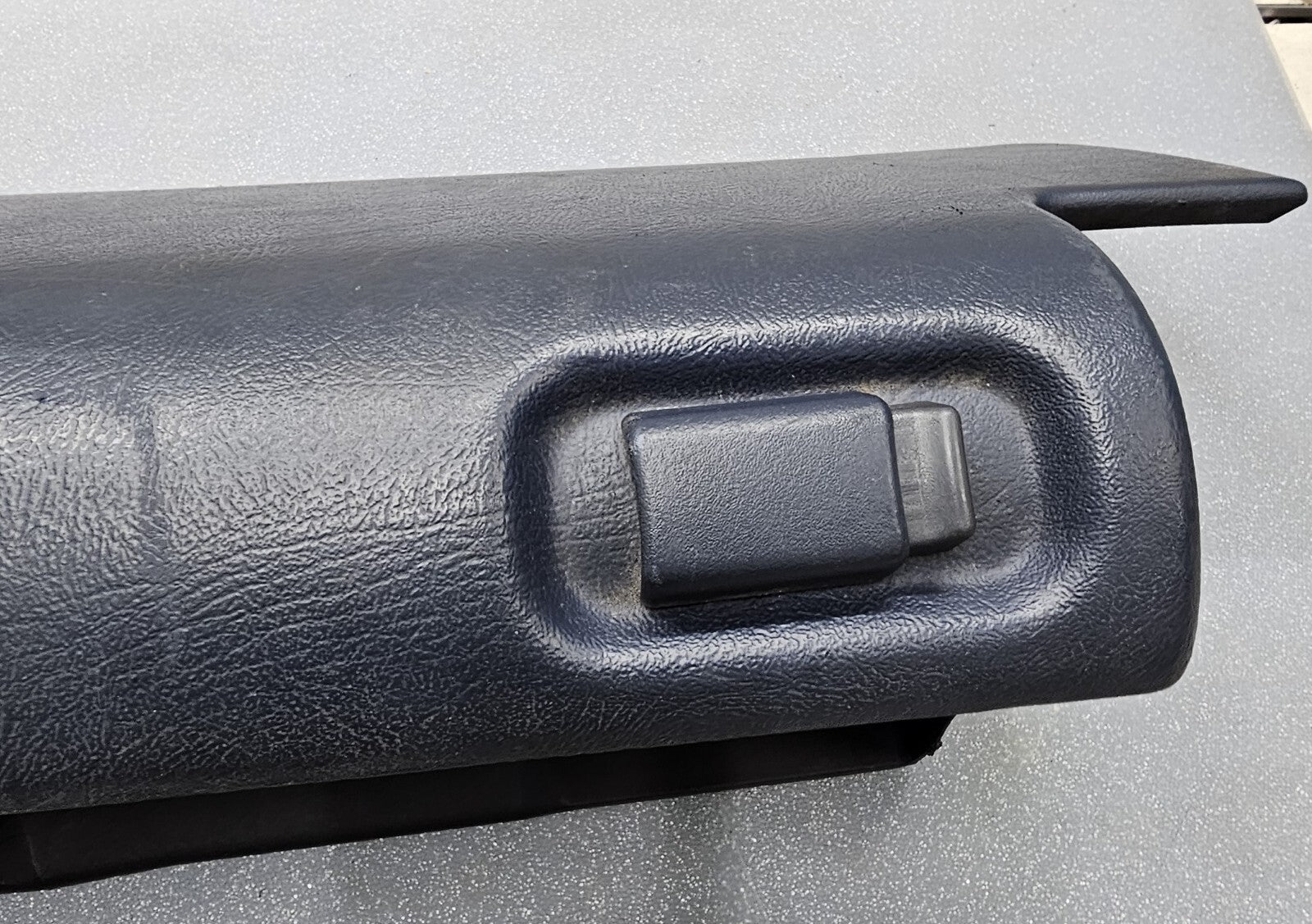 95-99 CHEVY GMC TRUCK SILVERADOC/K Glove Box Storage Compartment Assembly BLUEG2