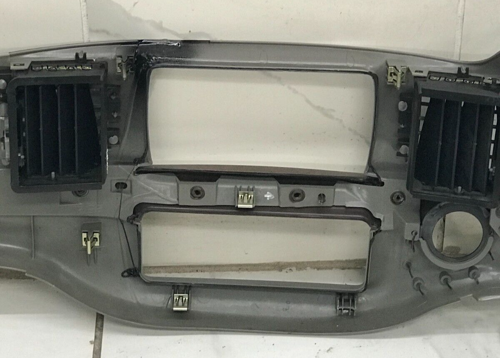 00-05 CHEVY IMPALA Dash Instrument Cluster Bezel Radio Speedo Gauge Trim Gray C7
