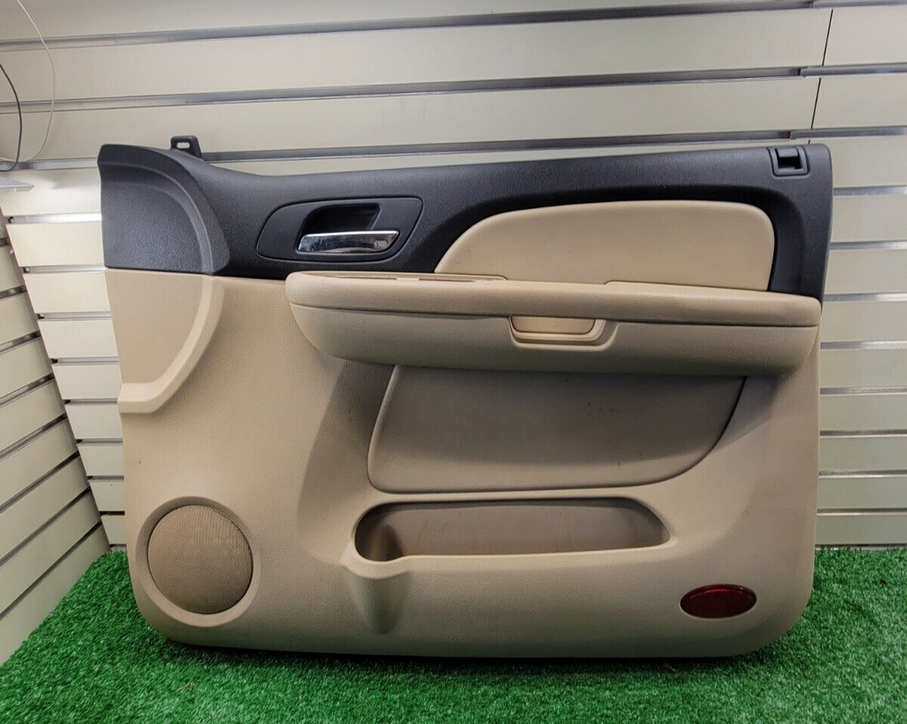🔥07-09 Chevy Suburban Tahoe Sierra Passenger Front Door Trim Panel Tan auto D15