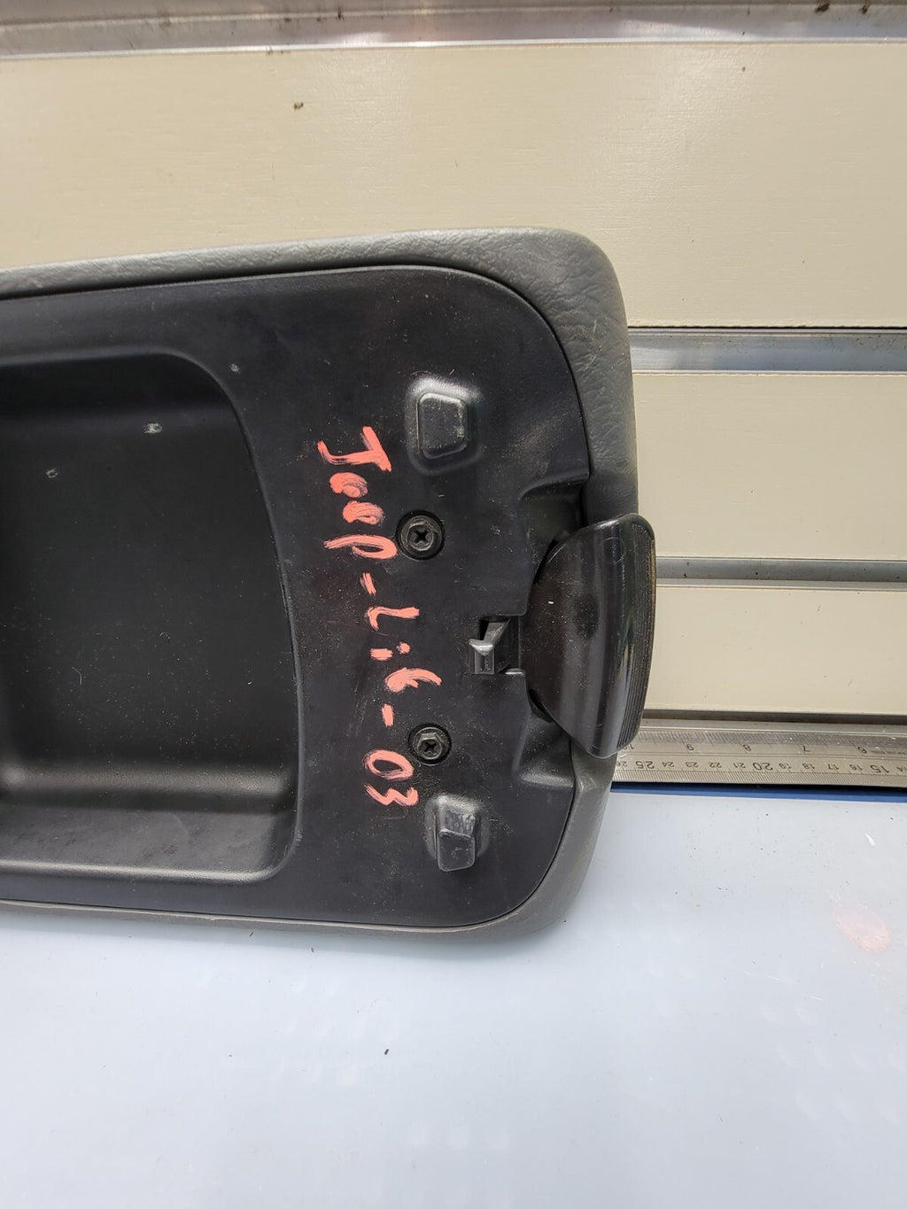 🔥2002-2007 Jeep Liberty Center Console Arm Rest Lid Black OEM