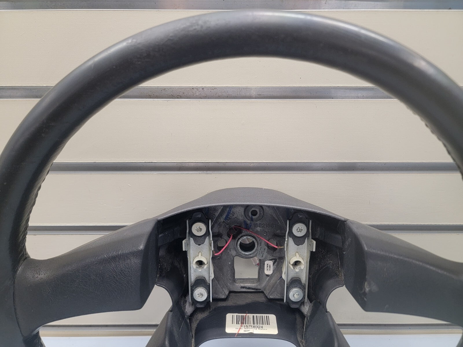 02-09 Trailblazer Envoy03-06 SILVERADO SIERRA YUKON STEERING WHEEL LEATHER BLACK