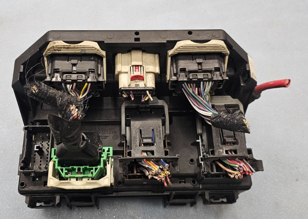 🔥2010 DODGE GRAND CARAVAN TOWN & COUNTRY TIPM FUSE BOX BCM POWER MODULE RELAY