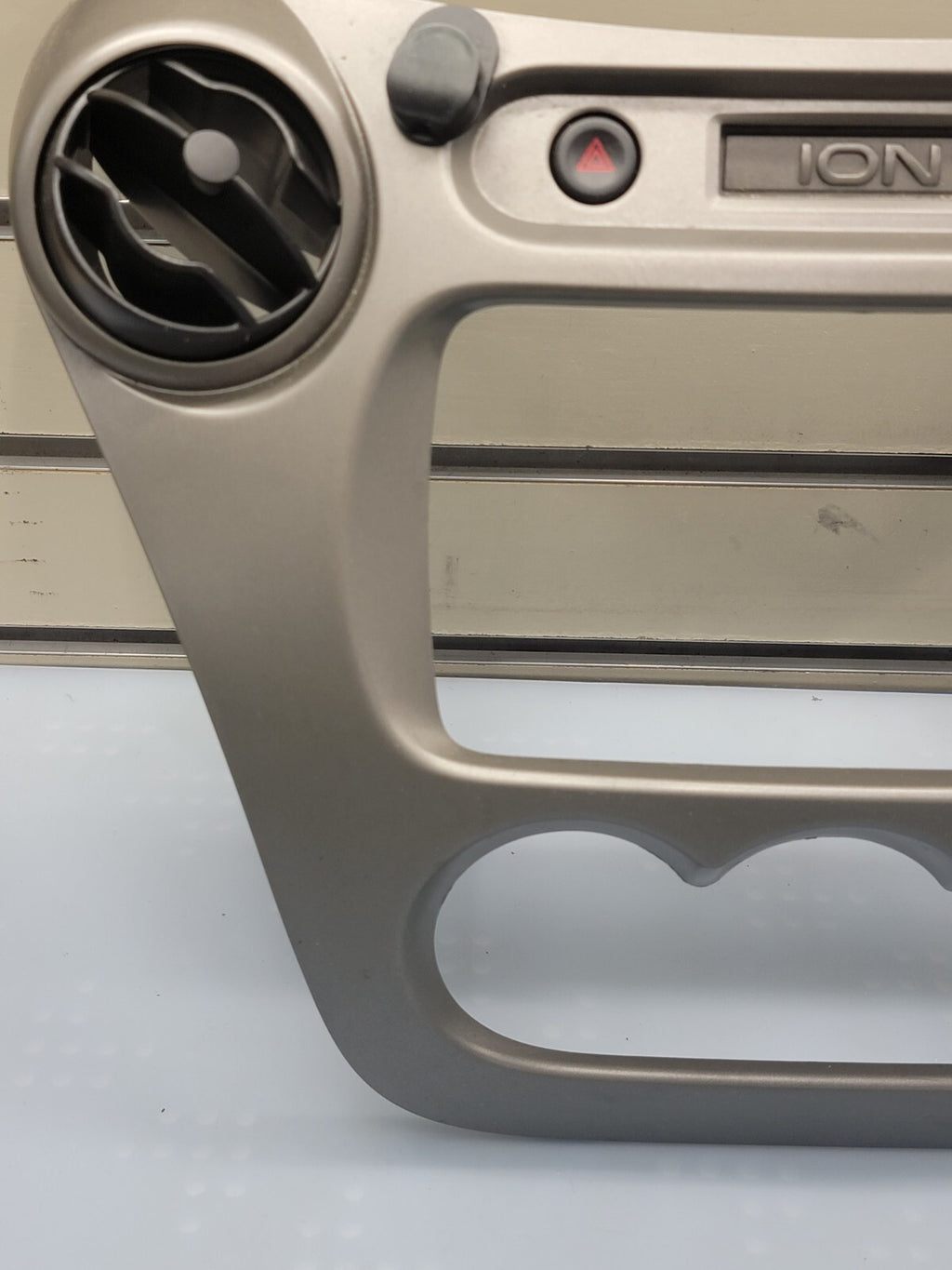 🔥2003-2007 Saturn Ion Radio AC Climate Control Bezel Assembly Vents silver