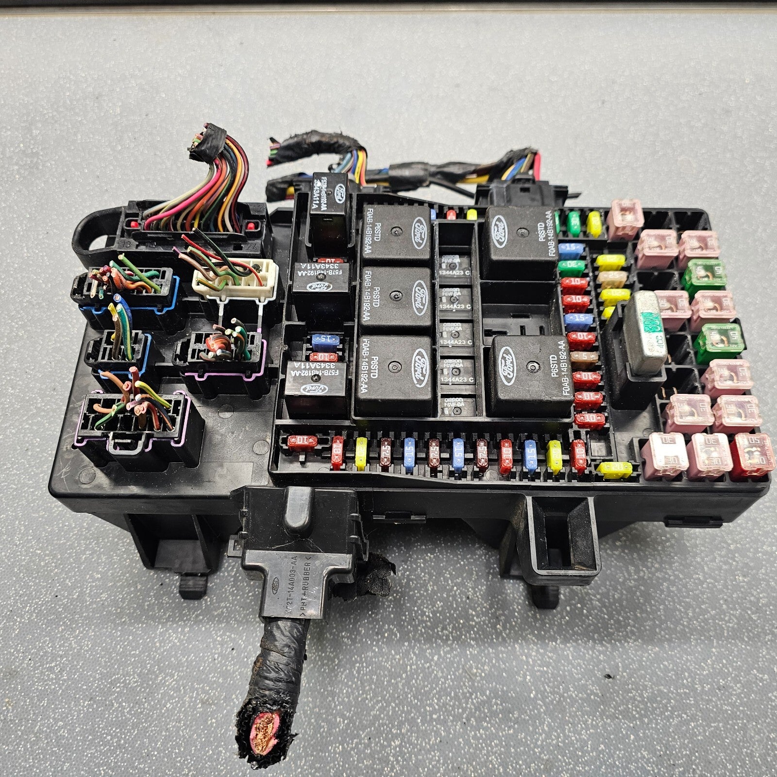 🔥2003-2006 FORD EXPEDITION LINCOLN NAVIGATOR FUSE BOX RELAY PANEL