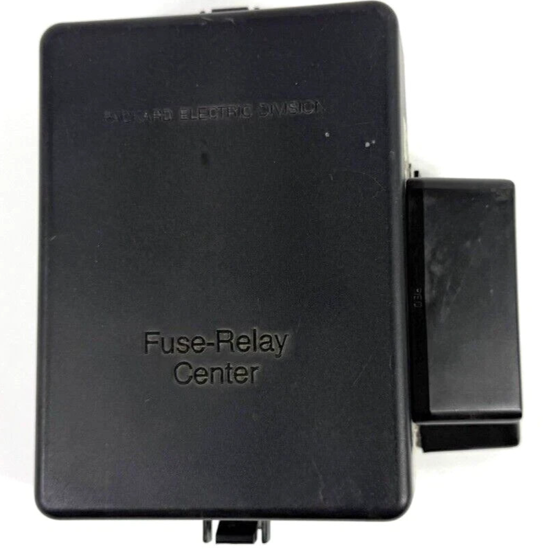 🔥95-97 SILVERADO TAHOE SUBURBAN UNDER HOOD ENGINE LID TOP FUSE BOX RELAY COVER