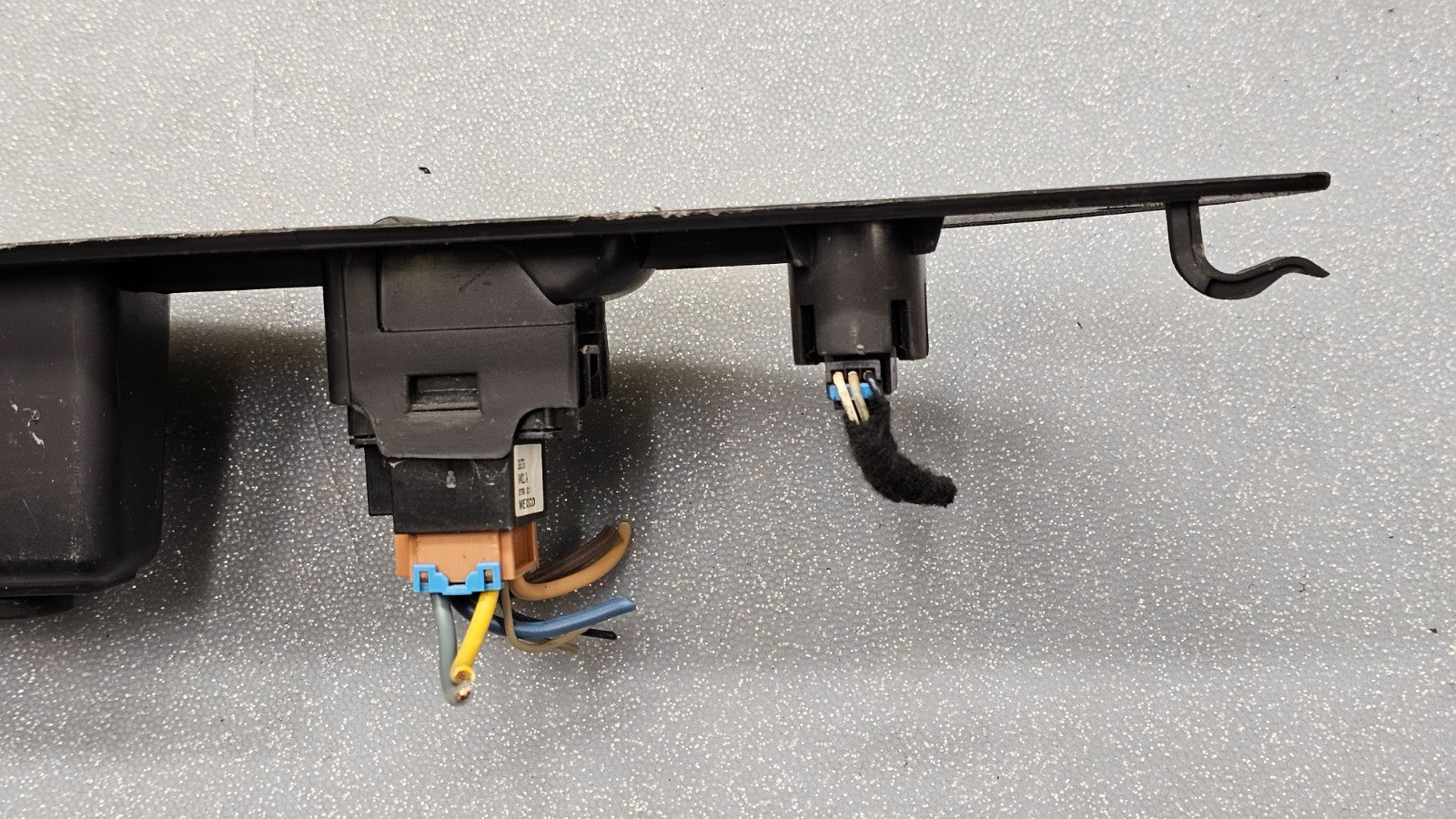 07-09 Aura Front Right Passenger Window Door Control Switch Lock Assembly Black
