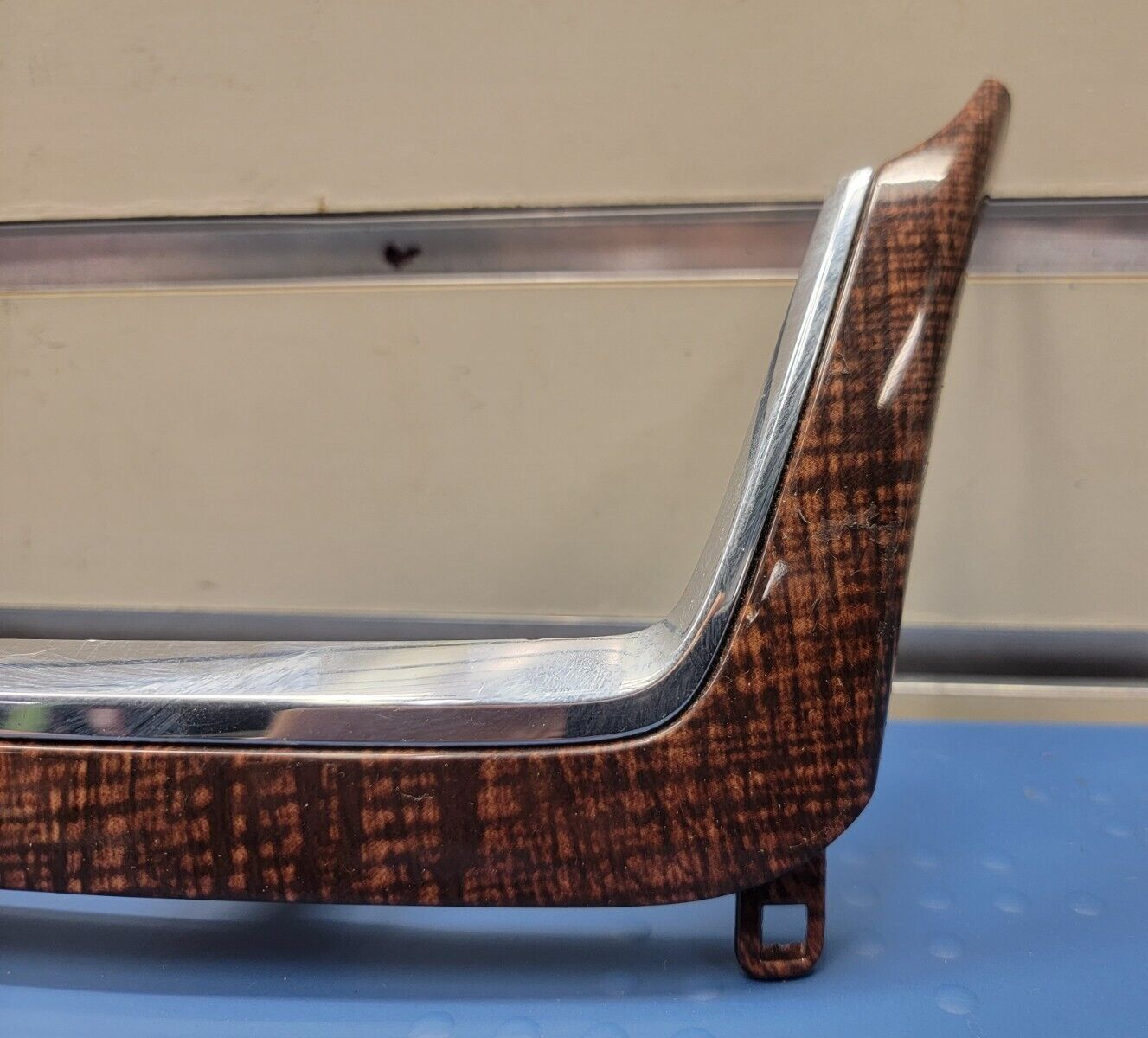 🔥08-12 Chevy MALIBU Center Dash Radio Bezel Panel UPPER Vent Trim WOODGRAIN B8