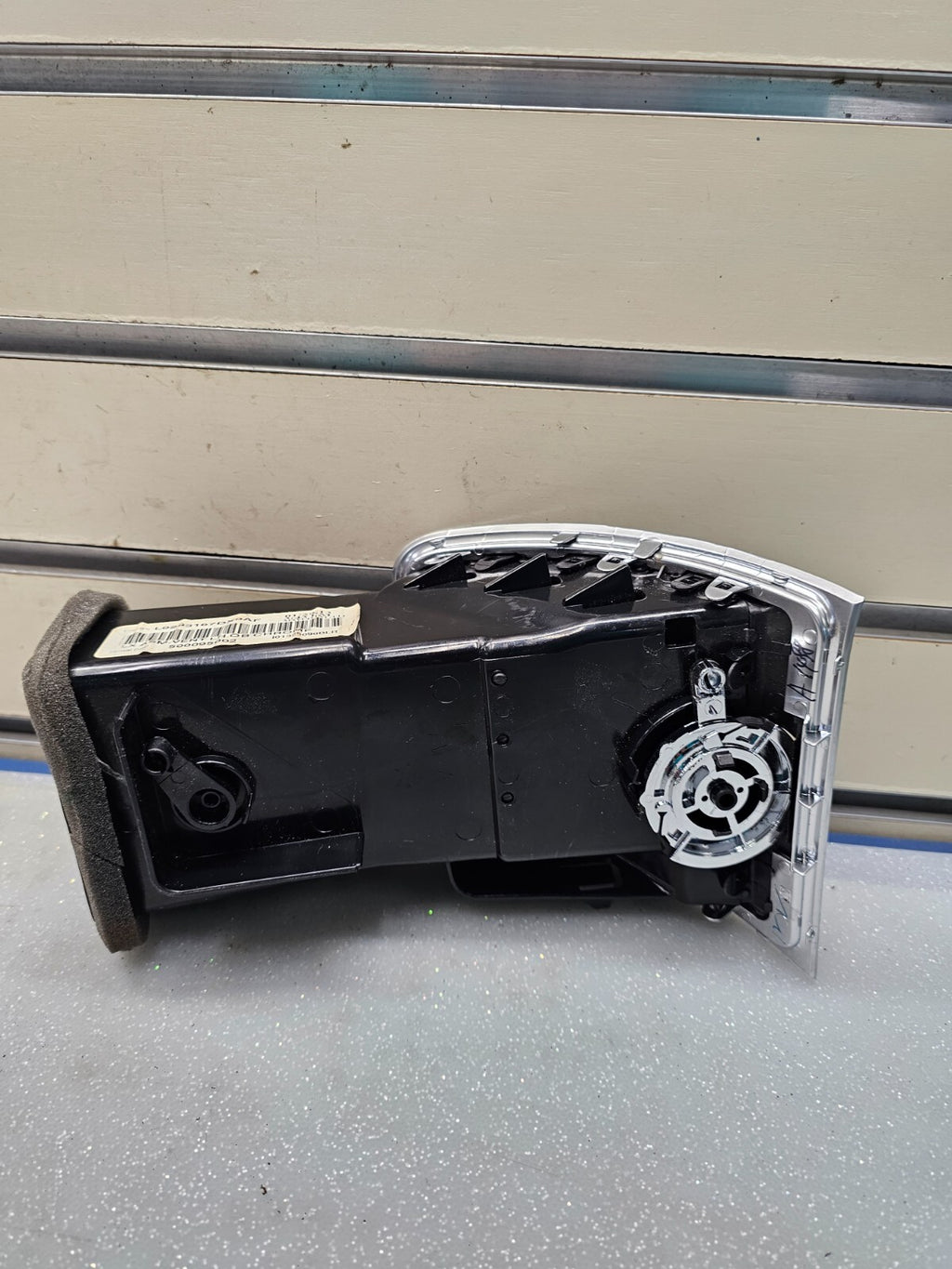 🔥2011 - 2014 Chrysler 300 Driver Left Side Dash Air Vent OEM SILVER/BLACK