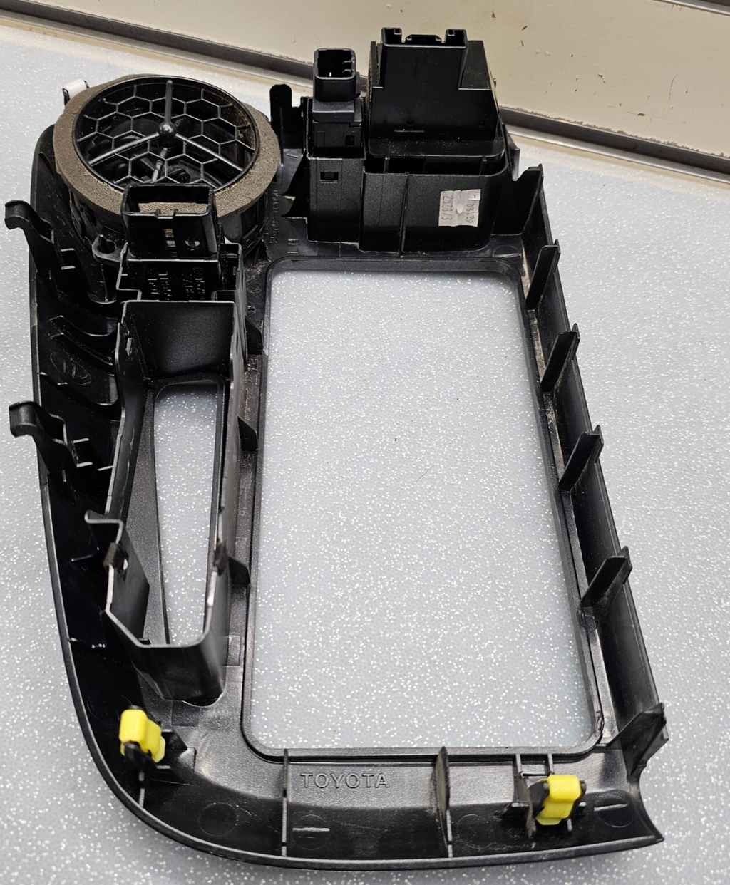 🔥03-08 Toyota MATRIX Pontiac VIBE Center Dash Radio Bezel Trim Panel SILVER B26