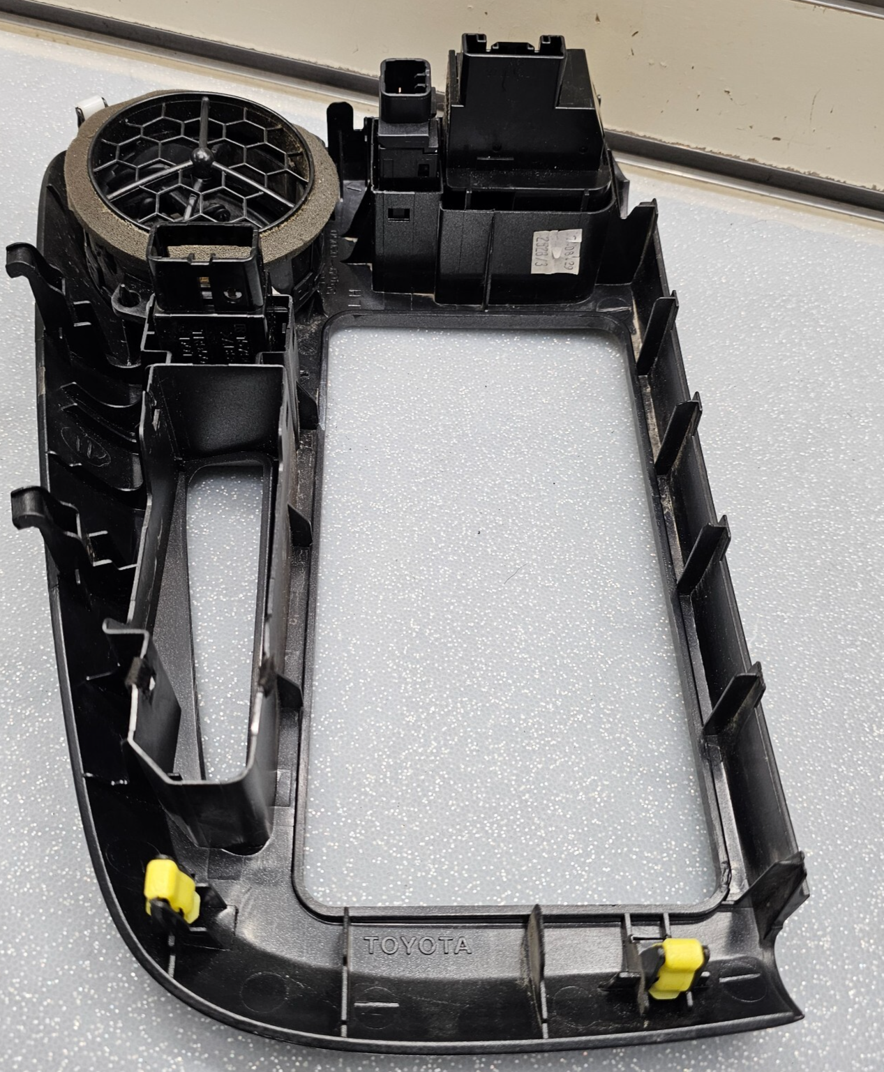 🔥03-08 Toyota MATRIX Pontiac VIBE Center Dash Radio Bezel Trim Panel SILVER B26