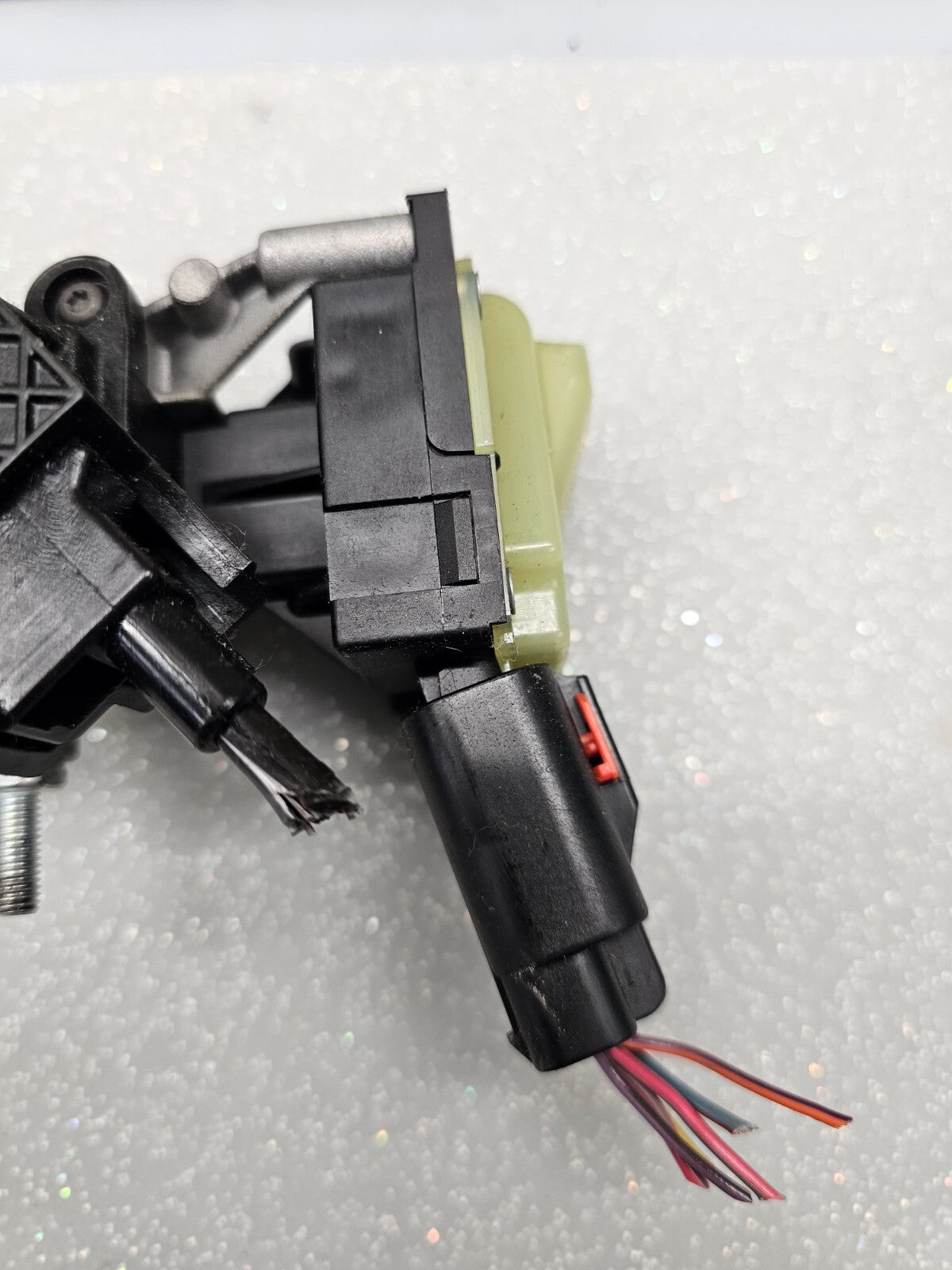 2004-2008 CHRYSLER 300 CHARGER PACIFICA IGNITION LOCK CYLINDER ASSEMBLY HOUSING 