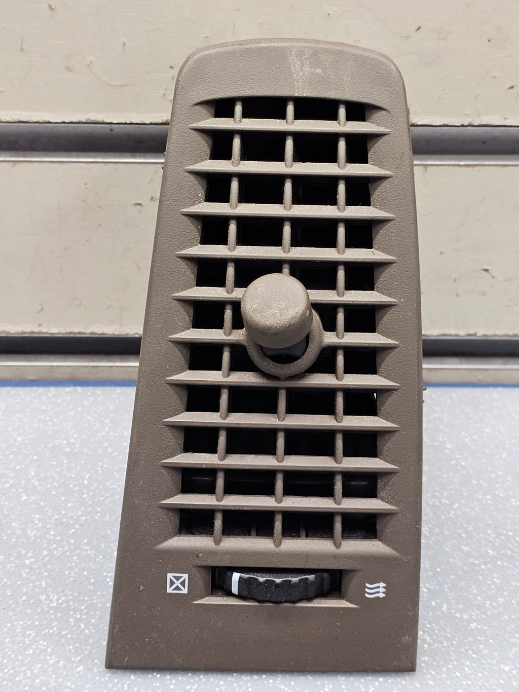 03-07 Cadillac CTS SRX Dash Right Passenger AC Air Vent Heater Conditioning Tan