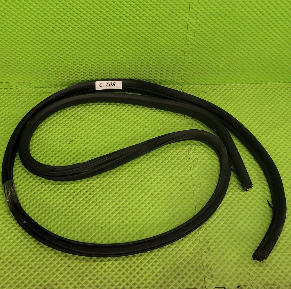 🔥07-14 Chevrolet Tahoe Rear Front Right Passenger Door Weatherstrip Seal Black