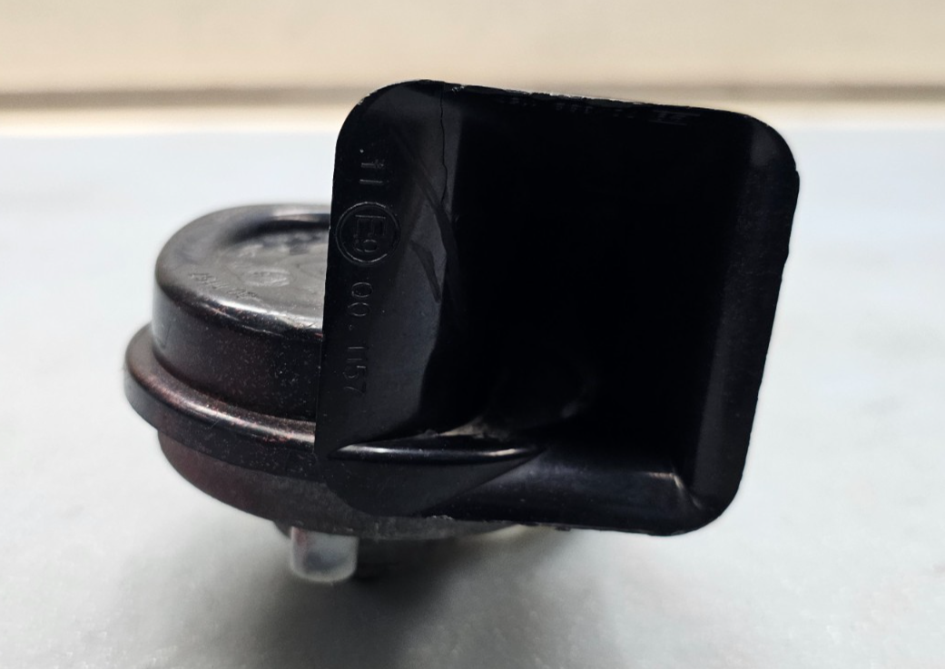 🔥11-16 Chrysler Town country Low Tone Note Horn Alarm Signal Assembly OEM