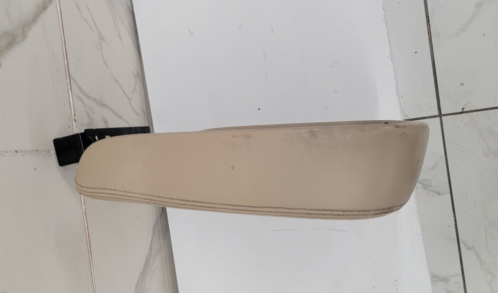 07-14 Silverado Sierra Center Console Armrest Lid Leather Cover Assembly Tan L19