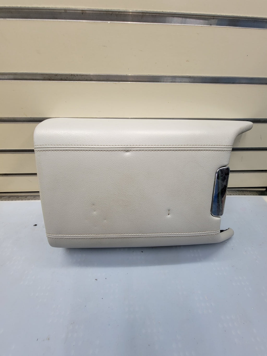 🔥03-06 Lincoln Navigator Center Console Lid Armrest Dove Leather Light Gray L18