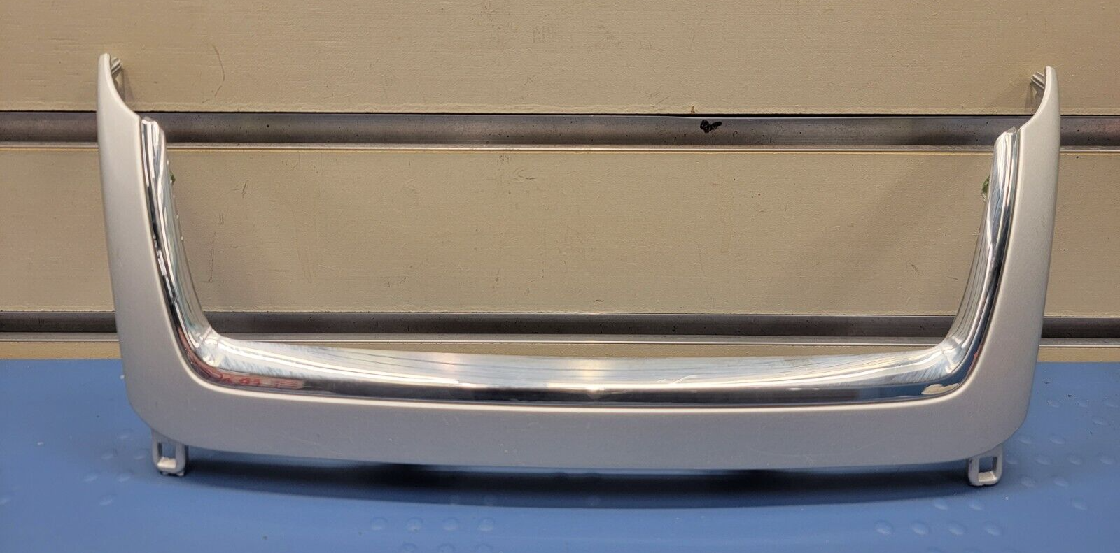 🔥08-12 Chevy MALIBU Center Dash Radio Bezel Panel UPPER A/C Vent Trim SILVER B8