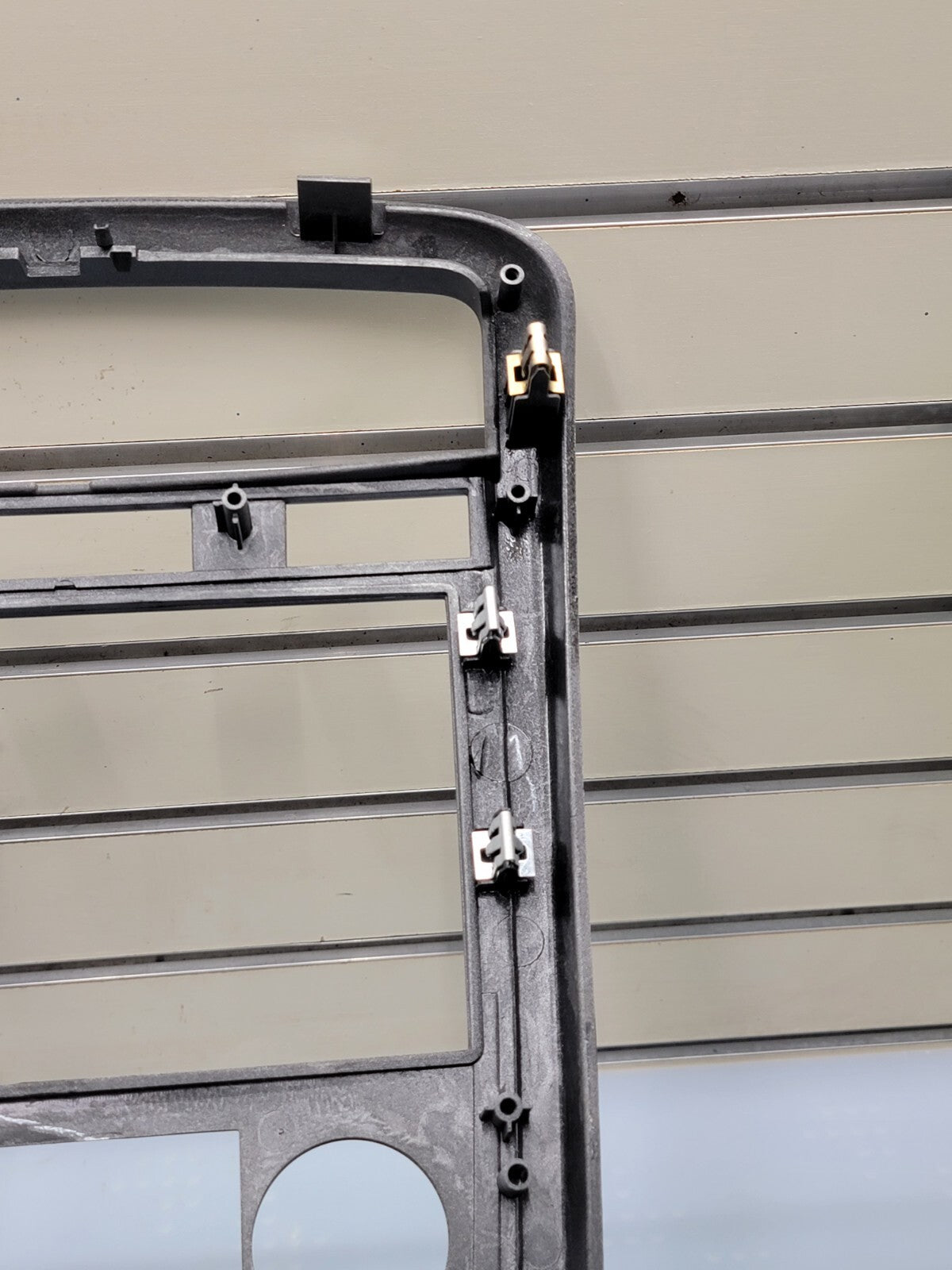 07-09 Chevrolet Equinox Center Dash Radio Climate Bezel Surround Trim silver