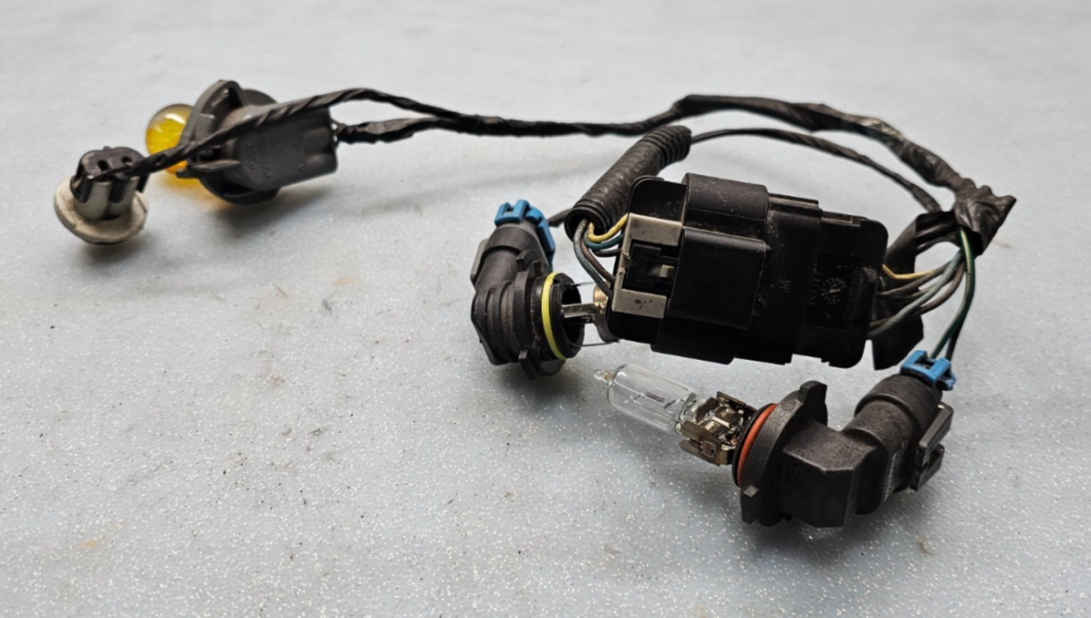 🔥2004-2007 BUICK RENDEZVOUS HEADLIGHT LAMP LENS BULB SOCKET HARNESS ASSEMBLY