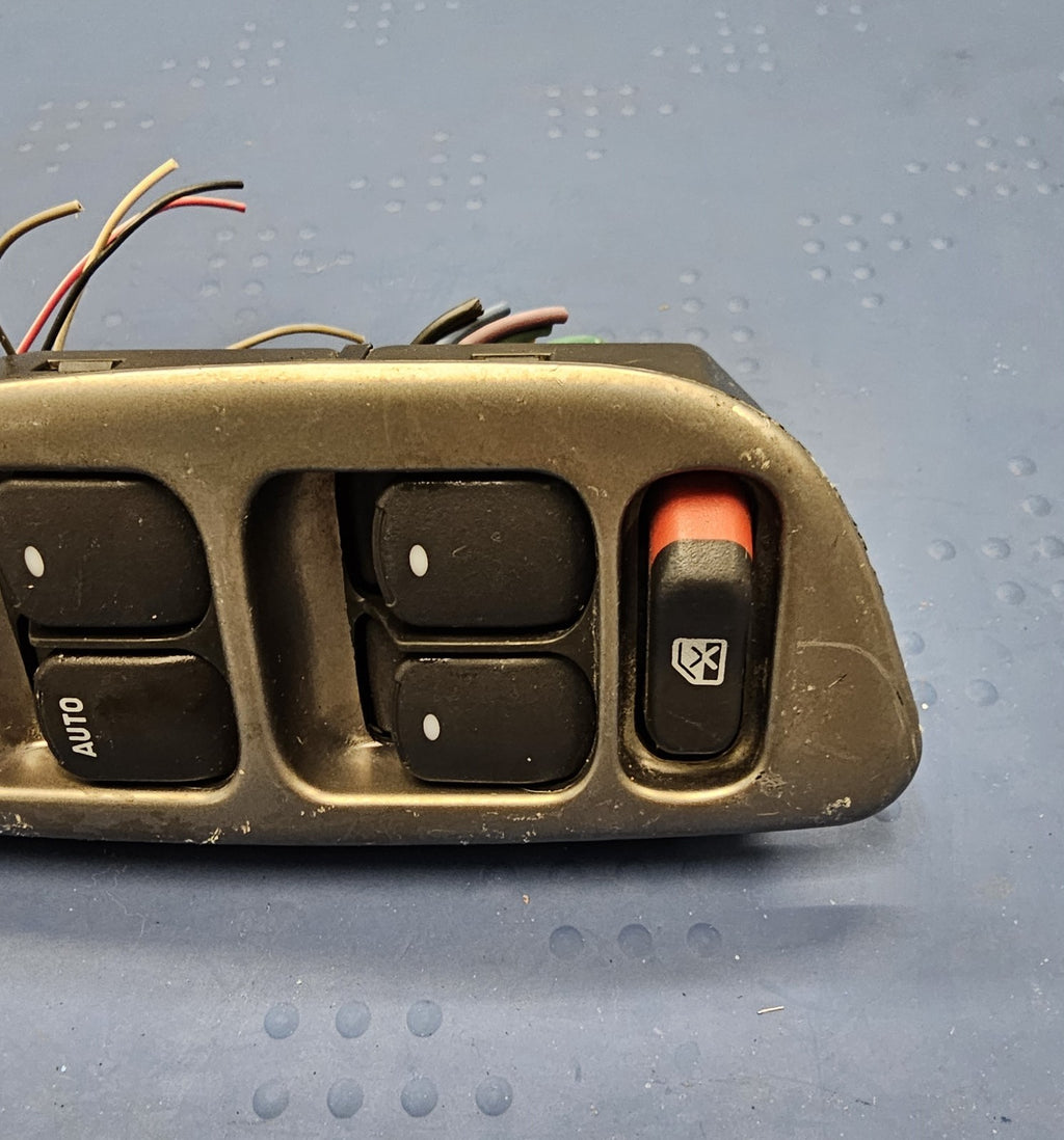 04-07 MALIBU LEFT DRIVER MASTER POWER WINDOW DOOR CONTROL SWITCH ASSEMBLY SILVER