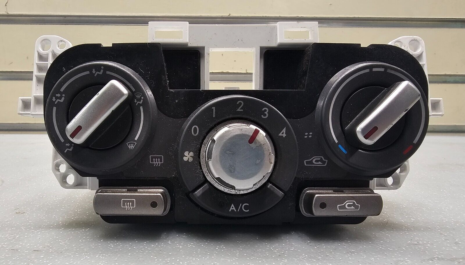 09-13 Subaru Forester Dash AC Heater Temperature Climate Control Air Conditioner