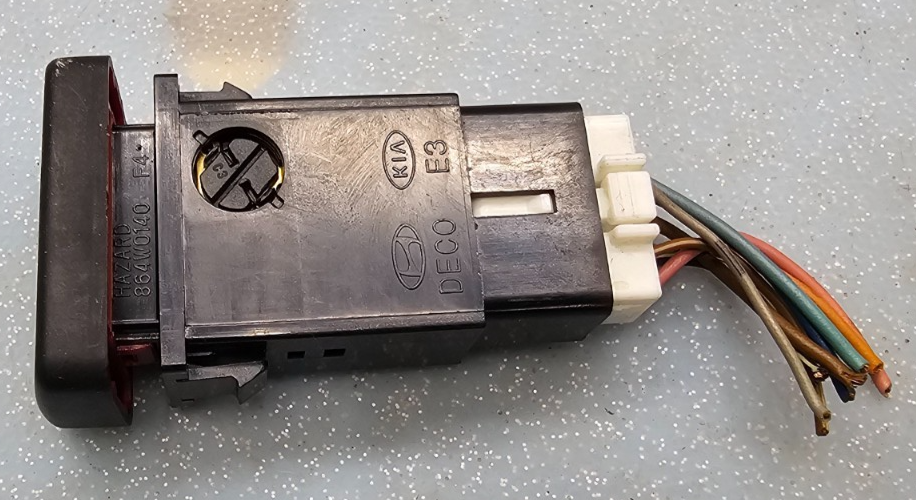 🔥01-06 Santa Fe Hazard Emergency Warning Light Button Control Switch Assembly