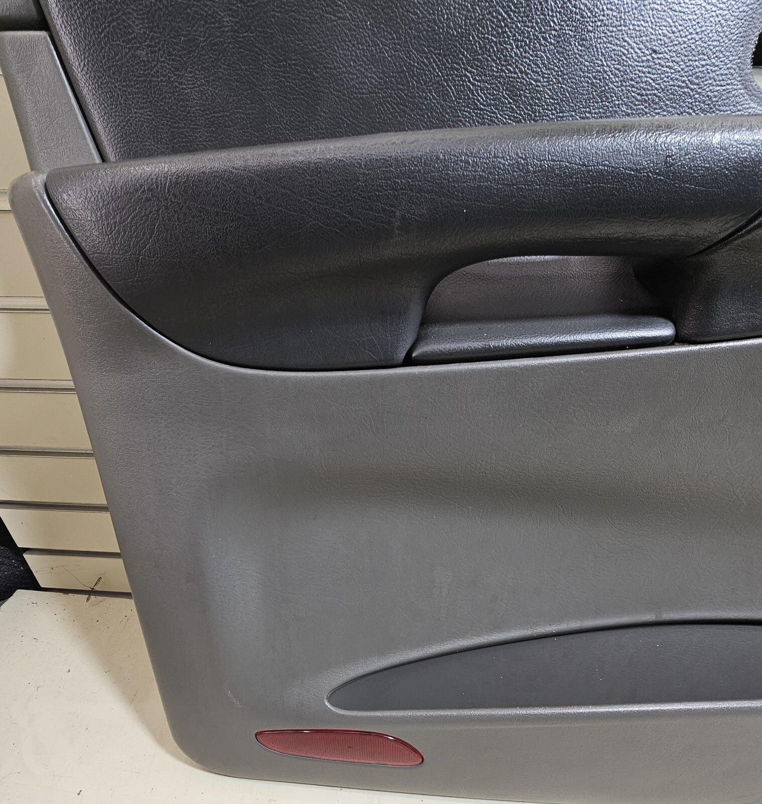 🔥02-09 CHEVY TRAILBLAZER Door Panel  Front LEFT&RIGHT Set2 armrest GRAY DK G D8