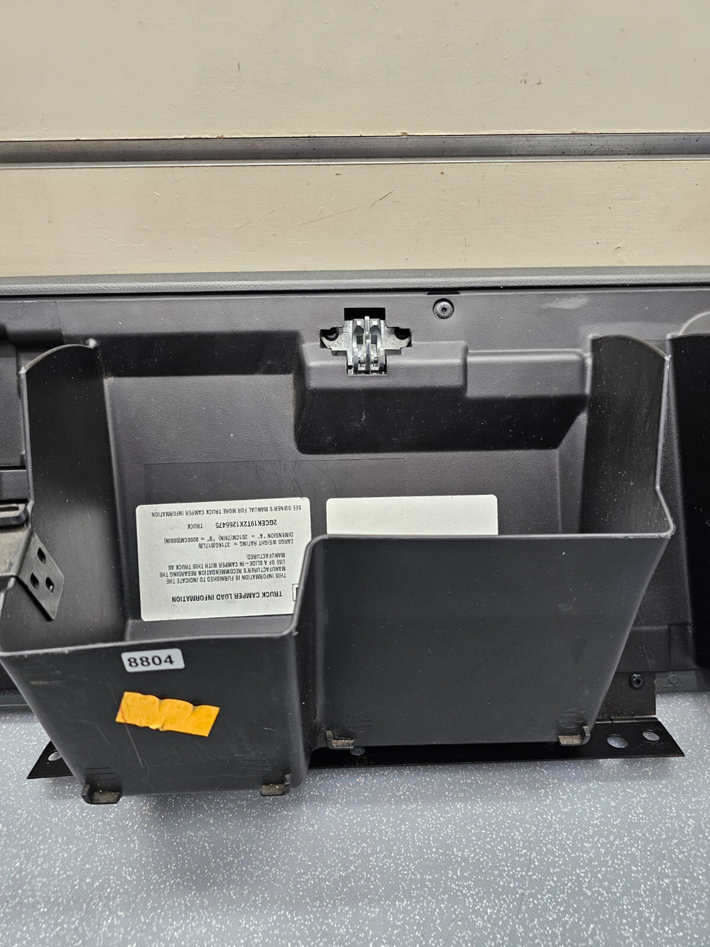 99-06 SILVERADO SIERRA Dash GLOVE BOX Storage Compartment Assembly DK GRAY G3