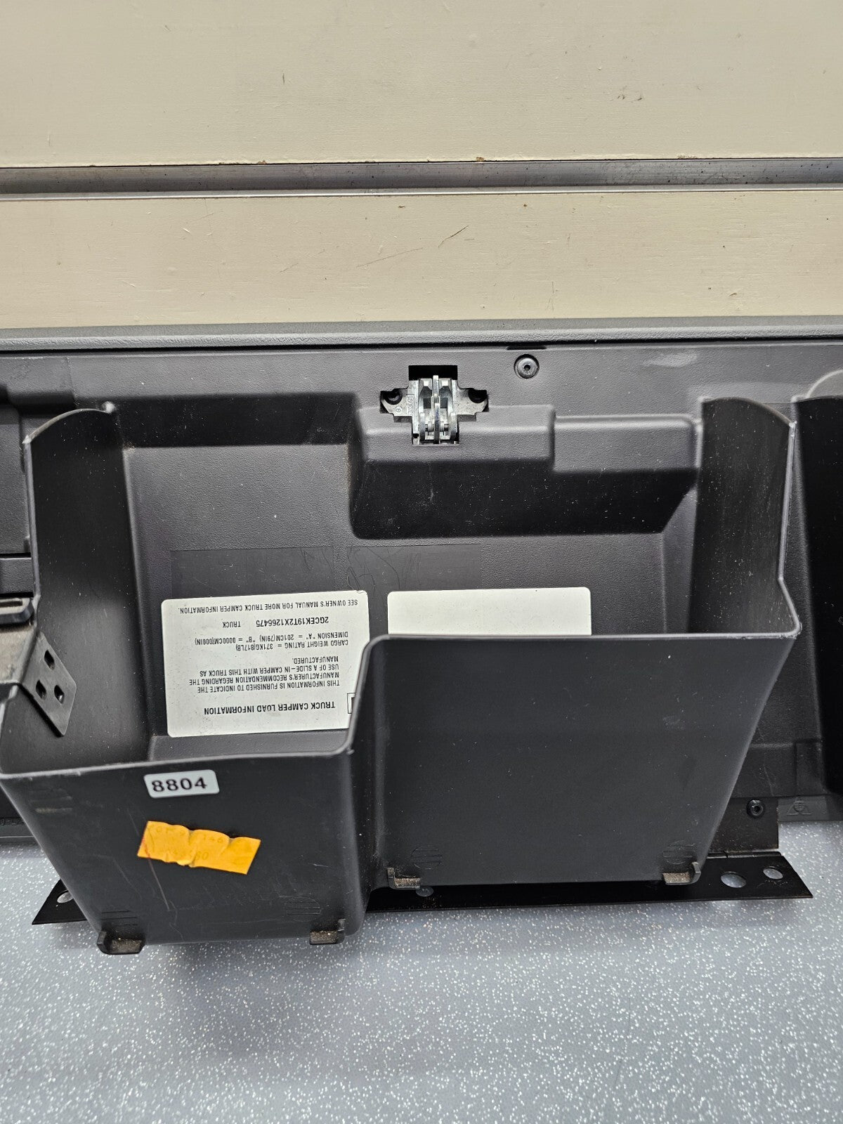 99-06 SILVERADO SIERRA Dash GLOVE BOX Storage Compartment Assembly DK GRAY G3