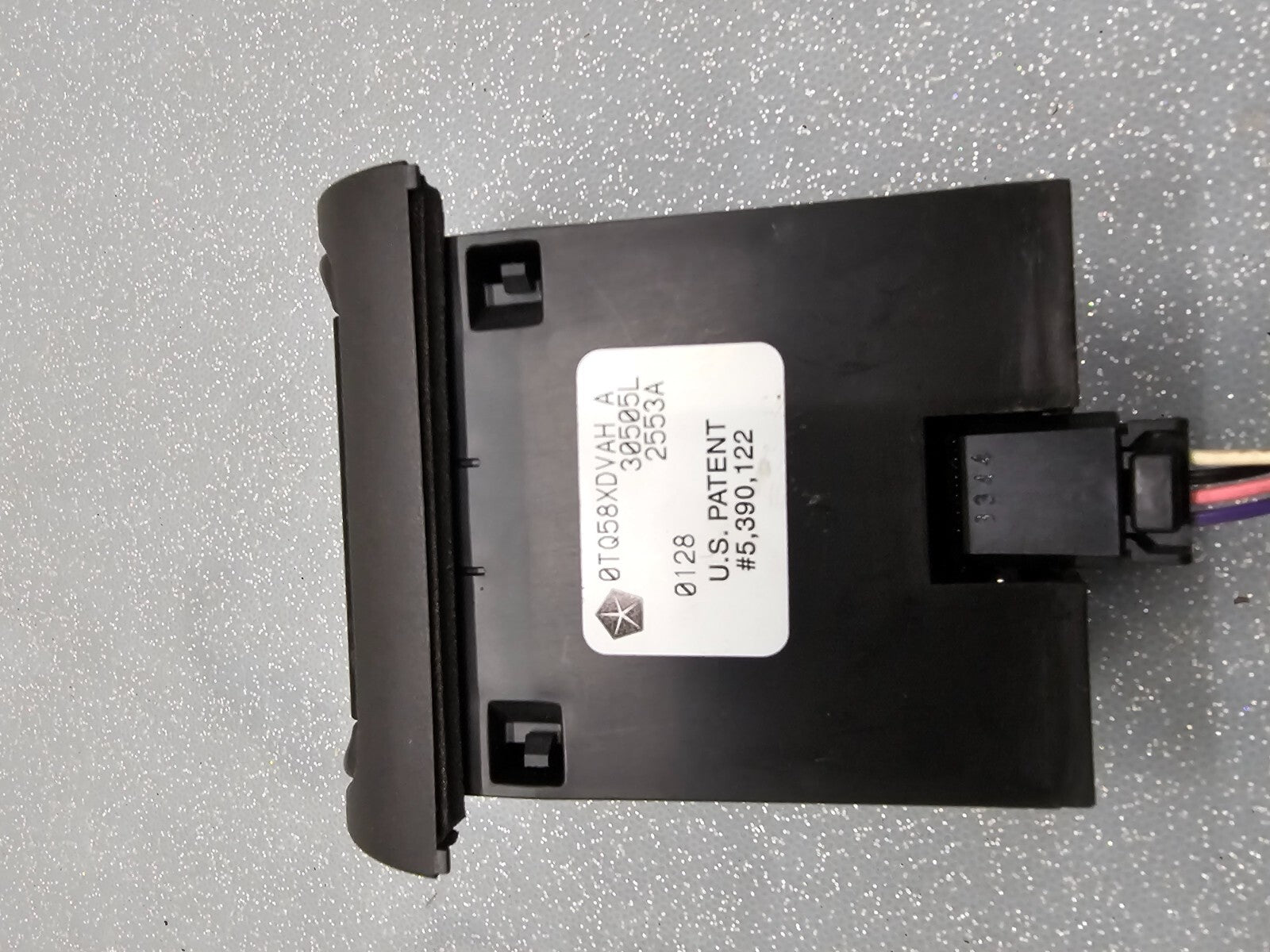 🔥2001-2006 CHRYSLER SEBRING DODGE STRATUS INFORMATION CLOCK TRIP DISPLAY SCREEN