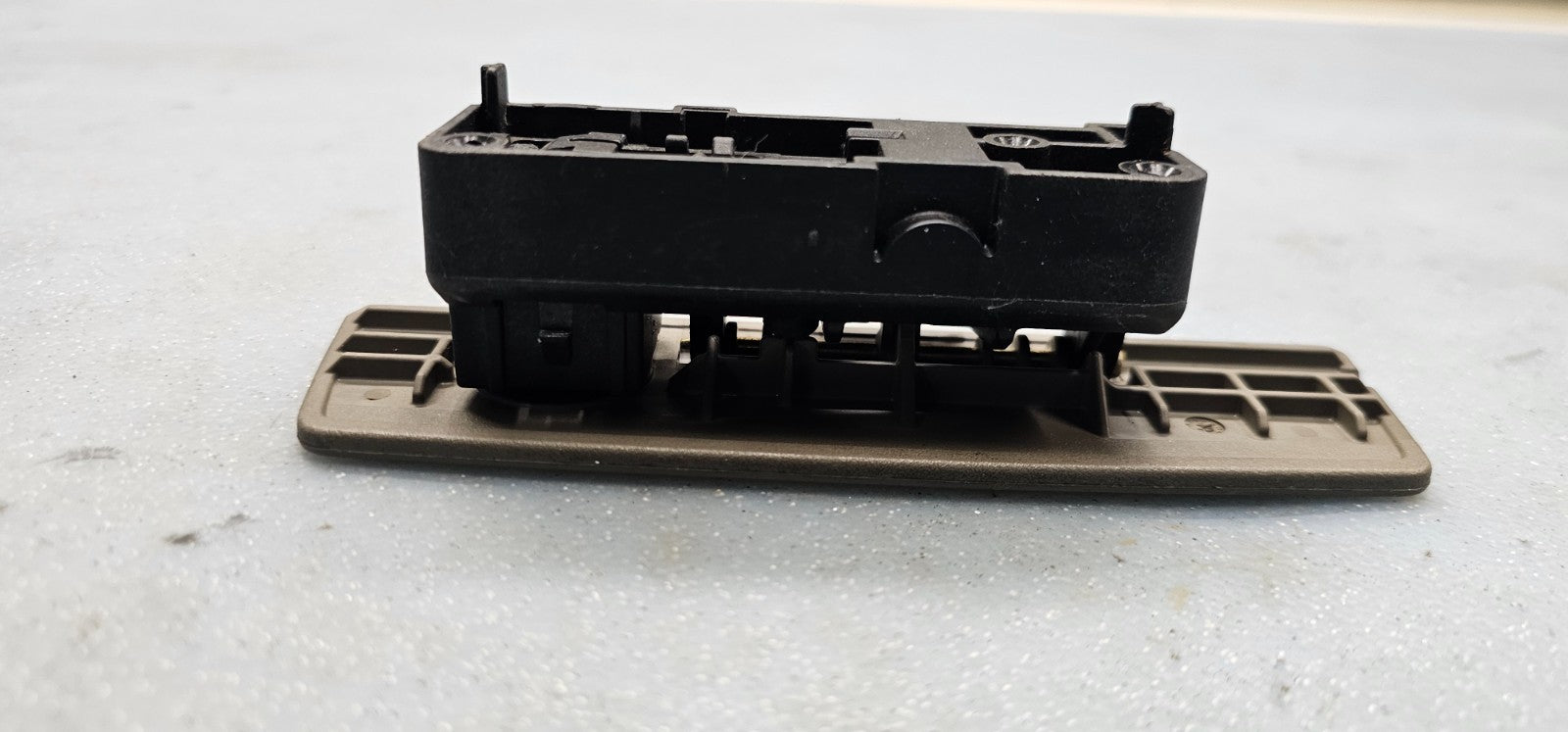 🔥05-10 CHARGER MAGNUM CHRYSLER 300 Glove Box Latch Handle Assembly Compartment