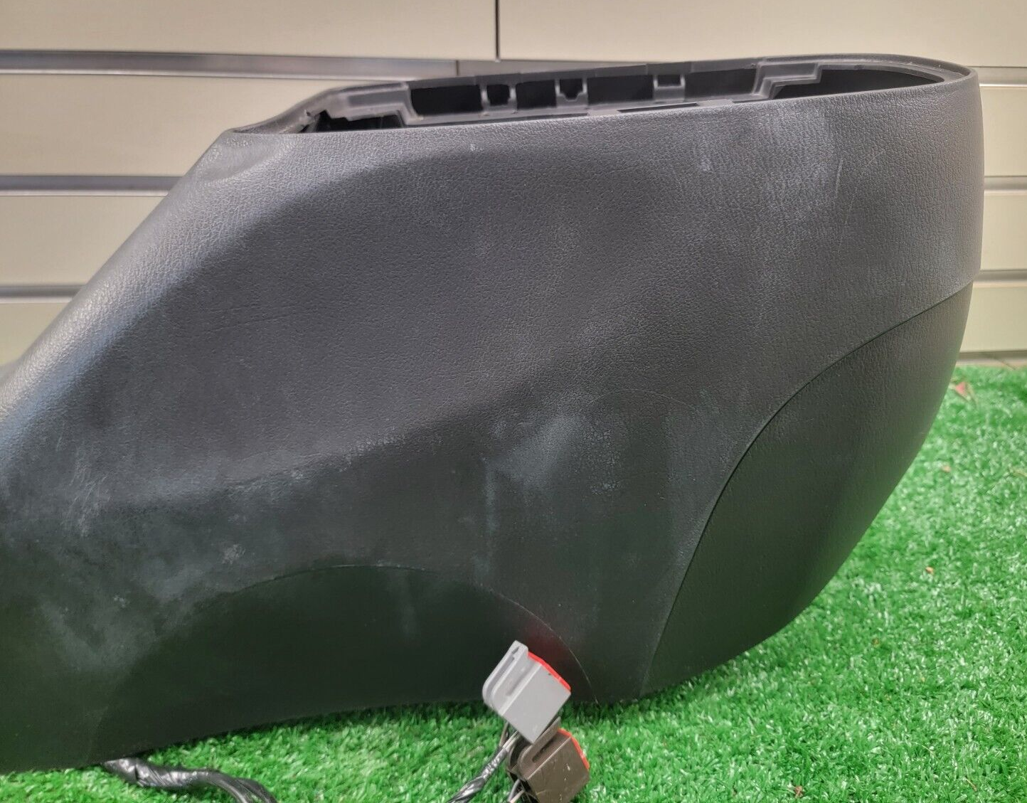 🔥99-04 Ford Mustang Center Console Assembly with Armrest and Storage Black