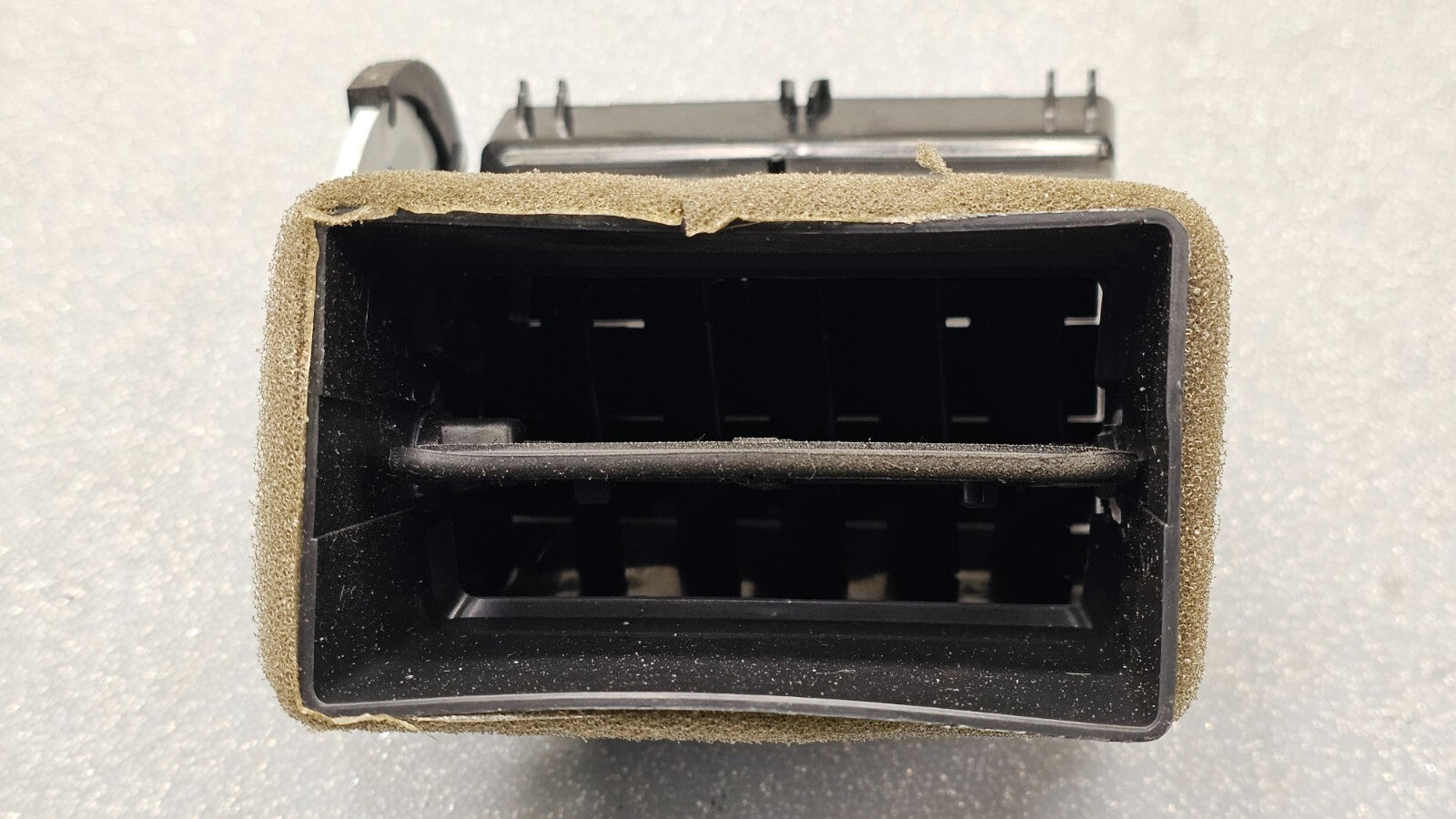 🔥10-12 Ford Fusion Mercury Milan Left Driver Center Air Vent A/C Heater Panel