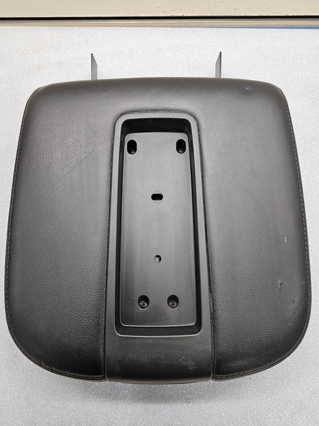 🔥07-13 Tahoe Suburban Yukon Leather Console Lid Armrest Cover Top Pad Black JS5