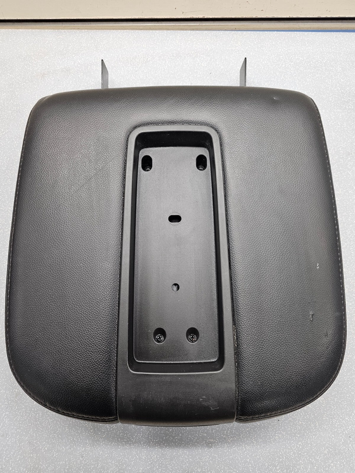 🔥07-13 Tahoe Suburban Yukon Leather Console Lid Armrest Cover Top Pad Black JS5