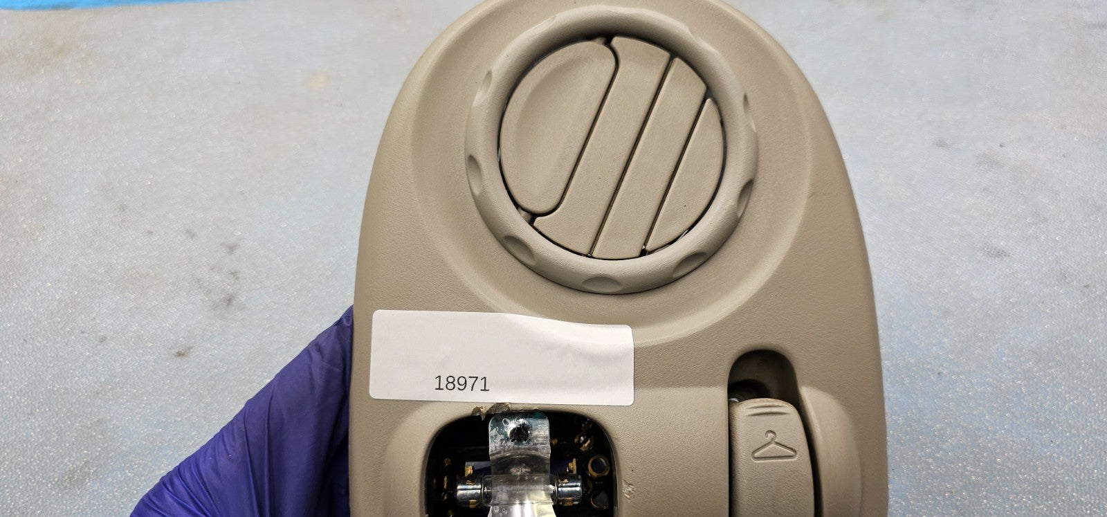 🔥2000-2008 Chrysler Grand Voyager IV Front seat light TAN OEM
