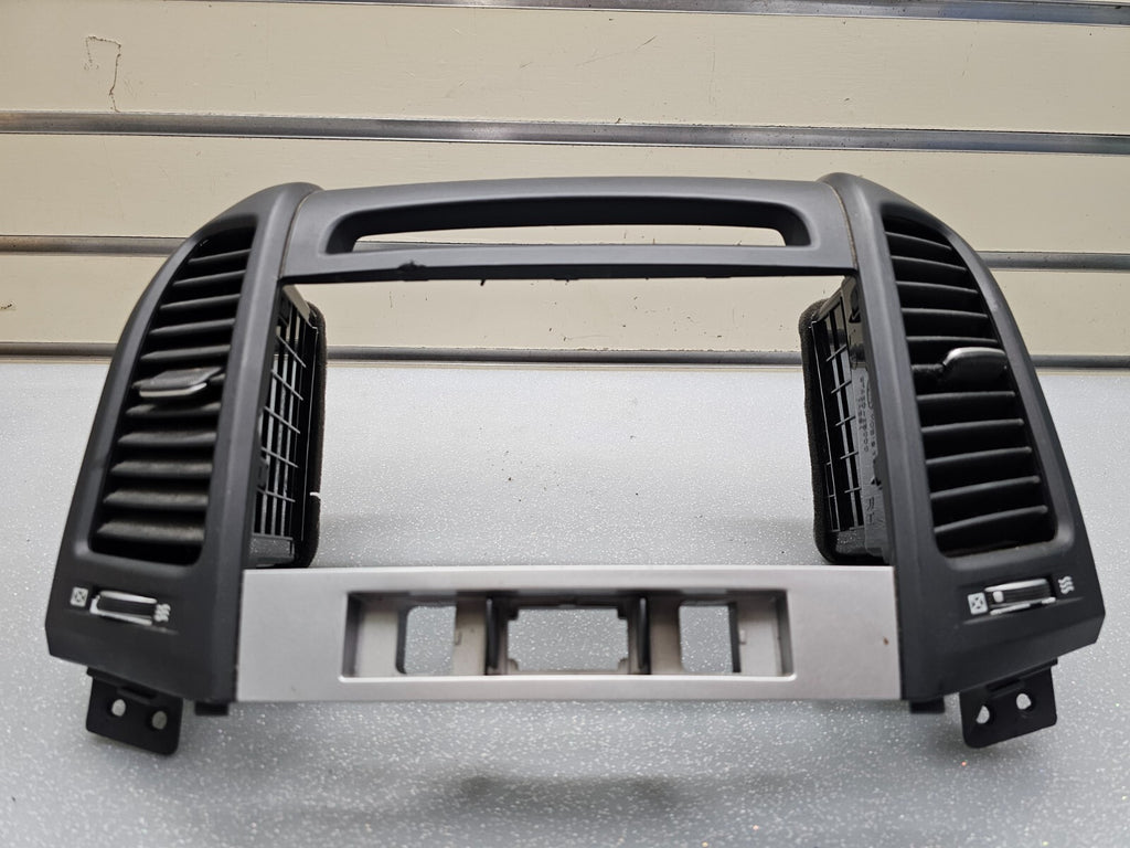 🔥10-12 Hyundai Santa Fe Dash Radio Surround Bezel Climate Trim Panel Black B53