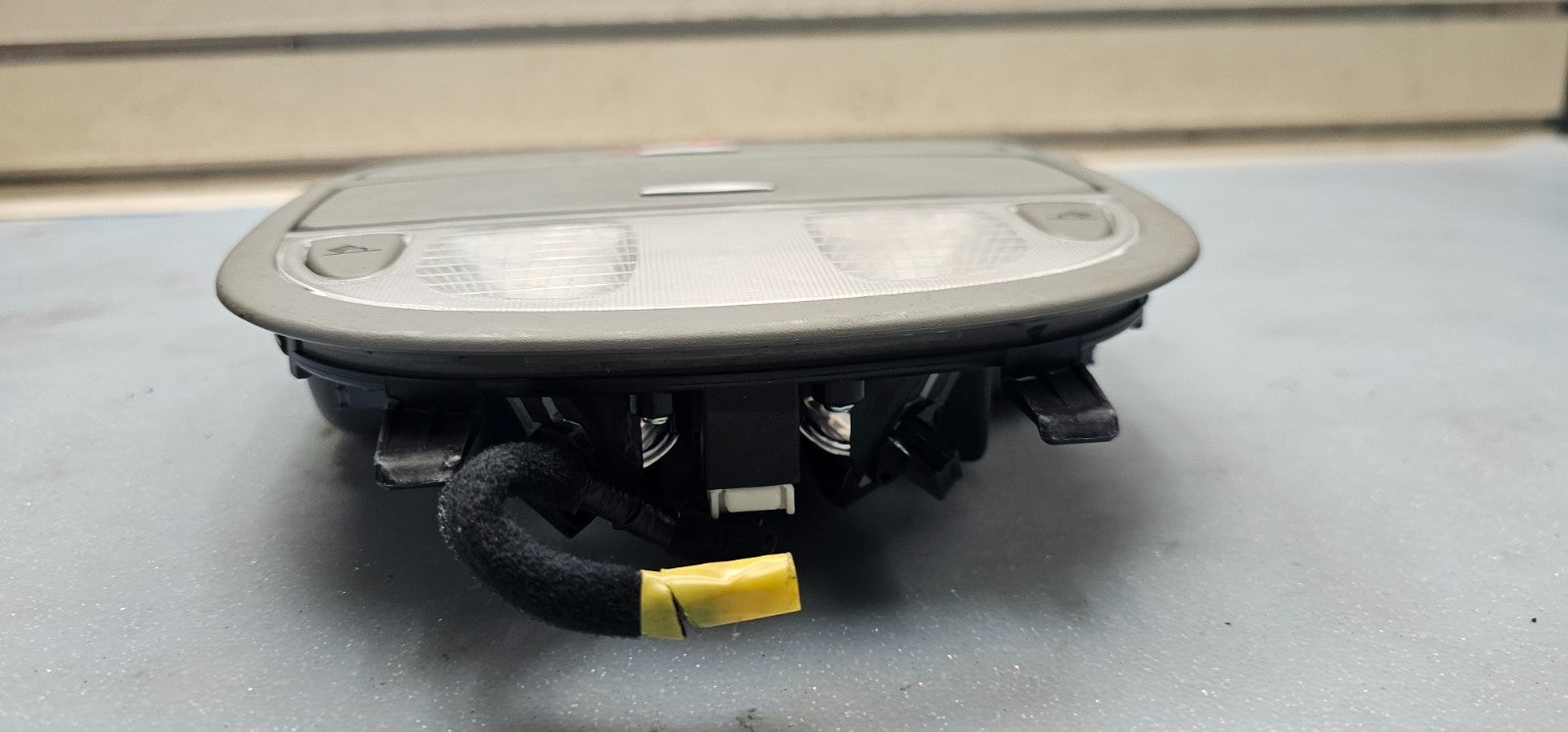 🔥07-12 HYUNDAI SANTA FE FRONT OVERHEAD CONSOLE DOME MAP LIGHT LAMP SUNROOF GRAY